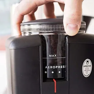 Кавомолка жорнова Wilfa Svart Aroma CGWS-130B – купити в Києві, ціна | RoastersHub