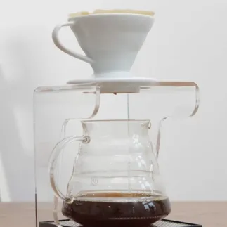 Пуровер Hario V60 Coffee Dripper Ceramic — купити в Києві, ціна | RoastersHub
