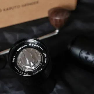 Hario кавомолка ручна Kabuto – купити в Києві, ціна | RoastersHub